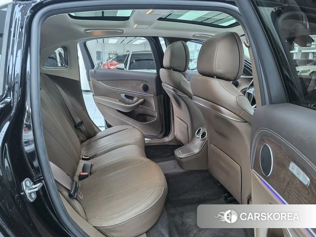 Mercedes-Benz E-class 2022 Черный из Китая, фото 2
