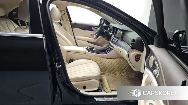 Mercedes-Benz E-Class W213 2020 Черный из Кореи, фото 2