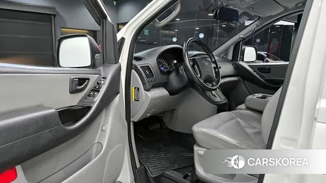 Hyundai The New Grand Starex 2018 Белый из Кореи, фото 2