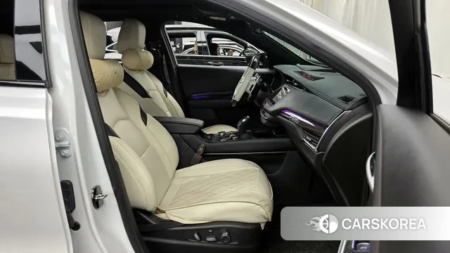 Cadillac XT4 2022 Белый из Кореи, фото 2