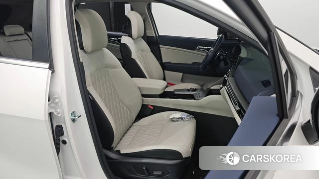 Kia The New Sportage 5th Generation Hybrid 2025 Белый из Кореи, фото 2