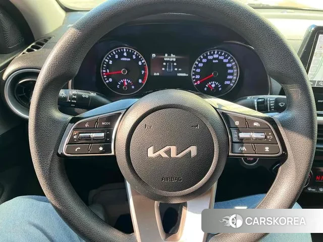 Kia The New K3 2nd generation 2022 Белый из Кореи, фото 2