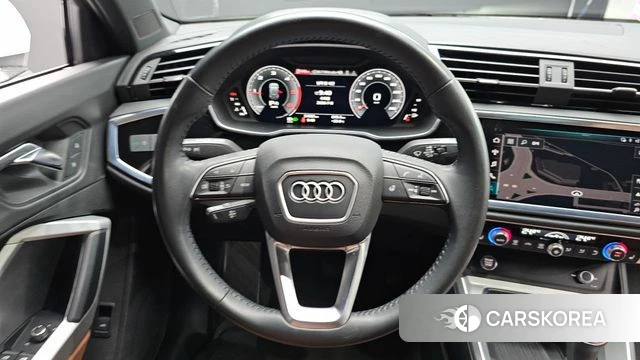 Audi Q3 (F3) 2020 Белый из Кореи, фото 2