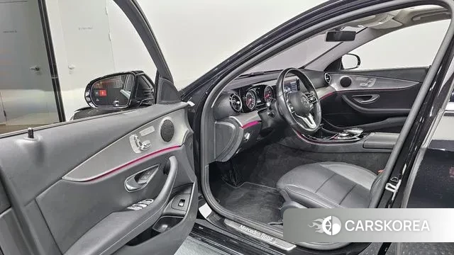 Mercedes-Benz E-Class W213 2019 Черный из Кореи, фото 2