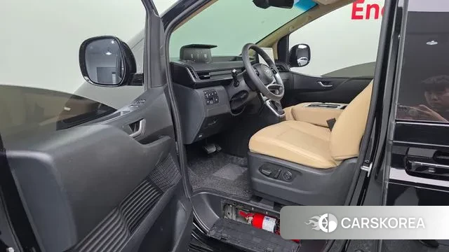 Hyundai Staria 2024 Черный из Кореи, фото 2