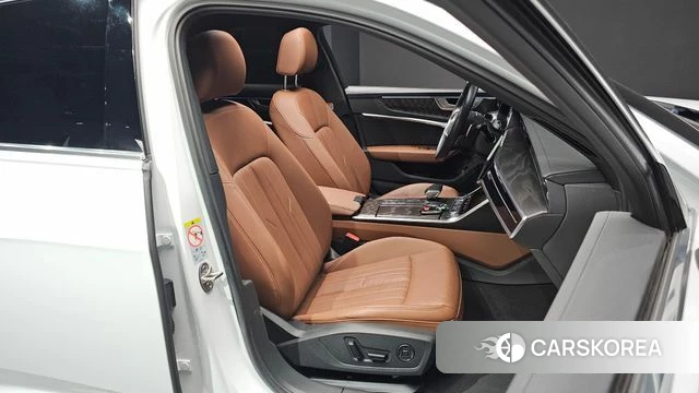 Audi A6 (C8) 2023 Белый из Кореи, фото 2