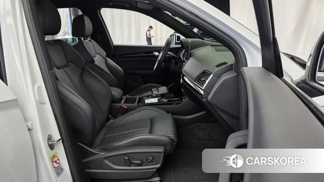 Audi Q5 (FY) 2022 Белый из Кореи, фото 2