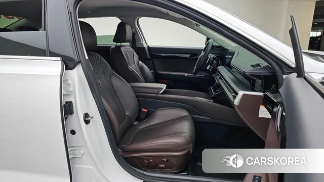 Hyundai Grandeur Hybrid (GN7) 2023 Белый из Кореи, фото 2