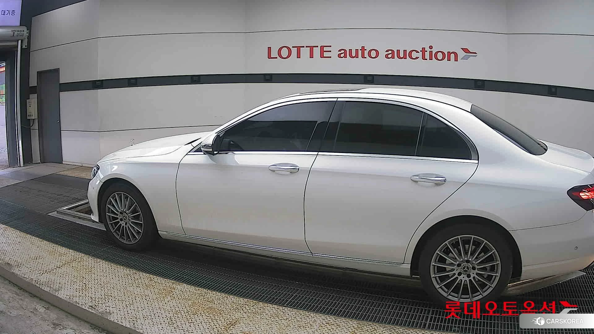Mercedes-Benz Mercedes-Benz E250 2022 Белый из Кореи, фото 2