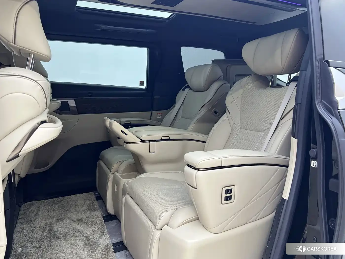 Toyota Vellfire 2025 Черный из Китая, фото 2