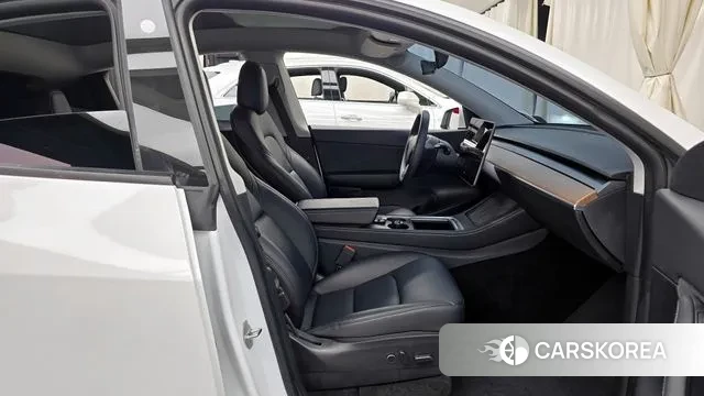 Tesla Model Y 2021 Белый из Кореи, фото 2