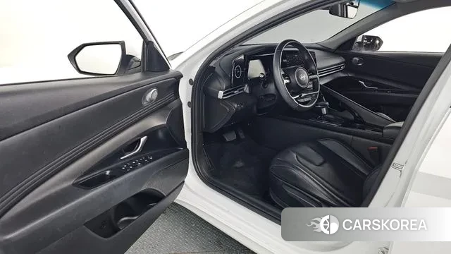 Hyundai The New Avante (CN7) 2023 Белый из Кореи, фото 2