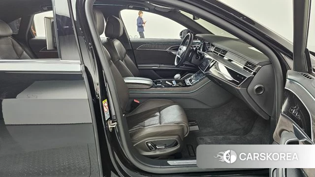 Audi A8 (D5) 2023 Черный из Кореи, фото 2