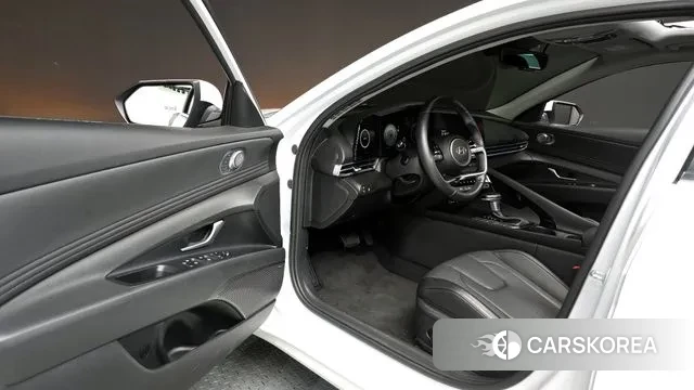 Hyundai The New Avante (CN7) 2023 Белый из Кореи, фото 2