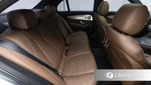 Mercedes-Benz E-Class W213 2021 Серый из Кореи, фото 2