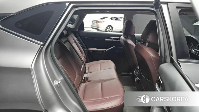 Kia Seltos 2022 Серебристо-серый из Кореи, фото 2