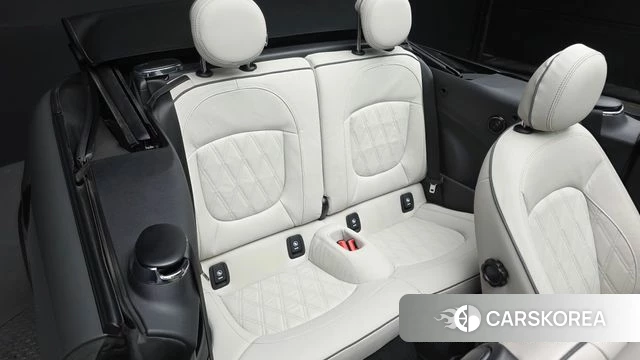 Mini Cooper S Convertible 2023 Серебряный из Кореи, фото 2