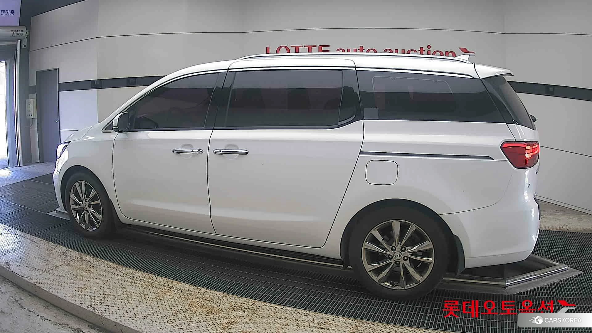 Kia Carnival 2019 Белый из Кореи, фото 2