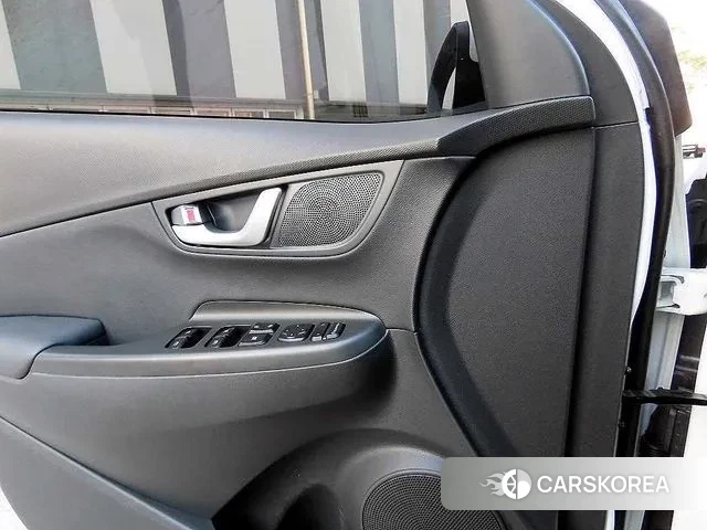 Hyundai The New Kona 2021 Белый из Кореи, фото 2