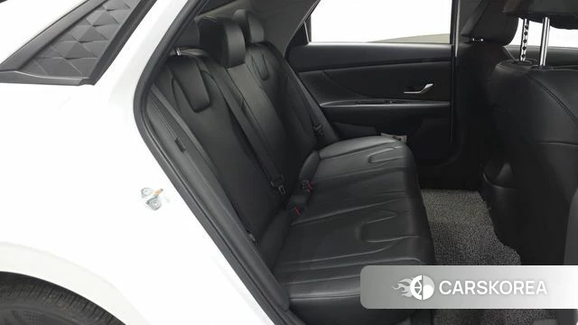 Hyundai The New Avante (CN7) 2023 Белый из Кореи, фото 2