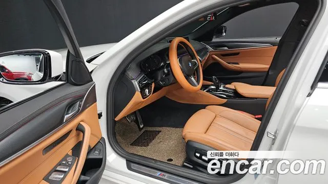 BMW 5 Series (G30) 2022 Белый из Кореи, фото 2