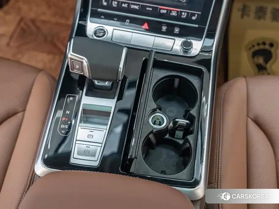 Audi Q7 2025 Черный из Китая, фото 2