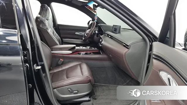 Genesis GV70 2021 Черный из Кореи, фото 2