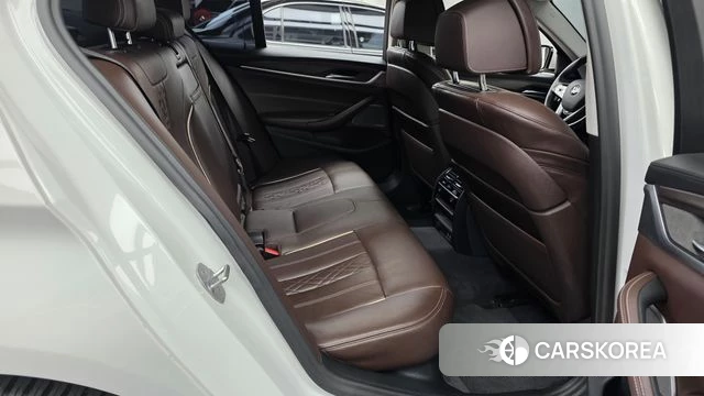 BMW 5 Series (G30) 2020 Белый из Кореи, фото 2