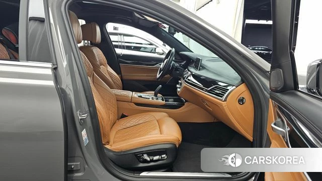 BMW 7 Series (G11) 2021 Серебристо-серый из Кореи, фото 2