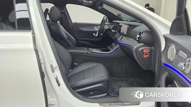 Mercedes-Benz E-Class W213 2022 Белый из Кореи, фото 2