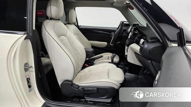 Mini Cooper S 2022 Жемчужный цвет из Кореи, фото 2
