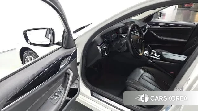 BMW 5 Series (G30) id 3374827 из Кореи 2