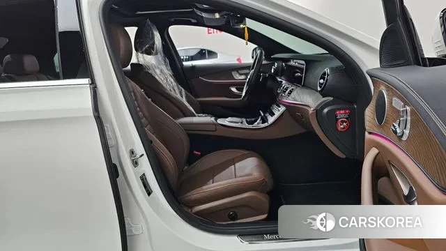 Mercedes-Benz E-Class W213 2021 Белый из Кореи, фото 2