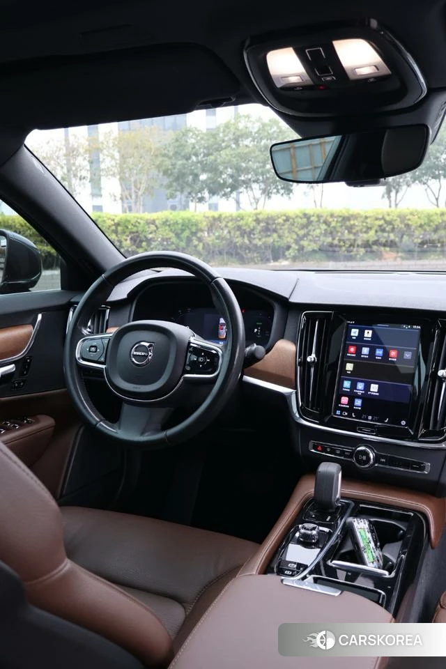 Volvo S90 PHEV 2022 Темно-серый из Китая, фото 2