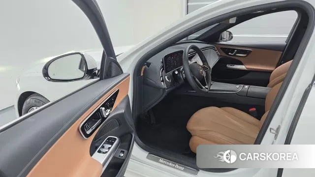 Mercedes-Benz E-Class W214 2024 Белый из Кореи, фото 2