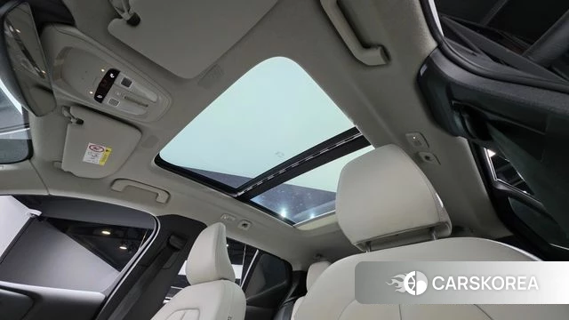 Volvo XC40 2023 Белый из Кореи, фото 2