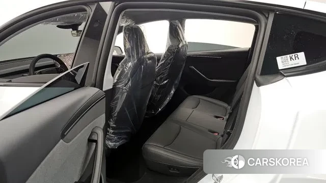 Tesla Model Y 2025 Черный из Кореи, фото 2