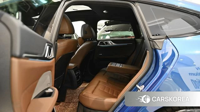 BMW i4 2023 Синий из Кореи, фото 2