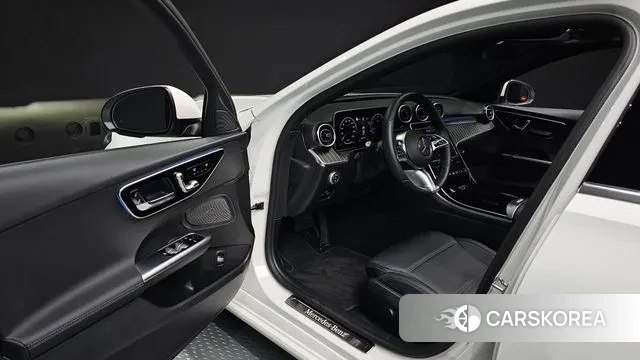 Mercedes-Benz C-Class W206 2024 Белый из Кореи, фото 2