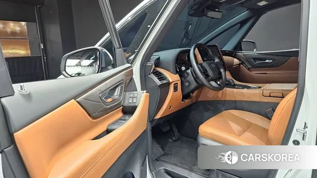 Toyota Alphard 4th Generation 2024 Белый из Кореи, фото 2