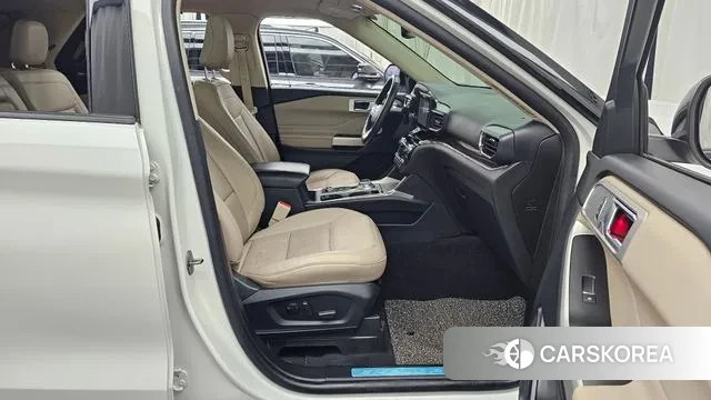 Ford Explorer 6th Generation 2021 Белый из Кореи, фото 2