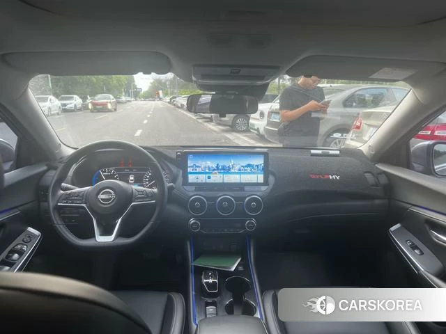 Nissan Xuan Yi 2023 Серебристо-серый из Китая, фото 2