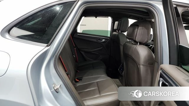 Porsche Macan 2021 Серебристо-серый из Кореи, фото 2