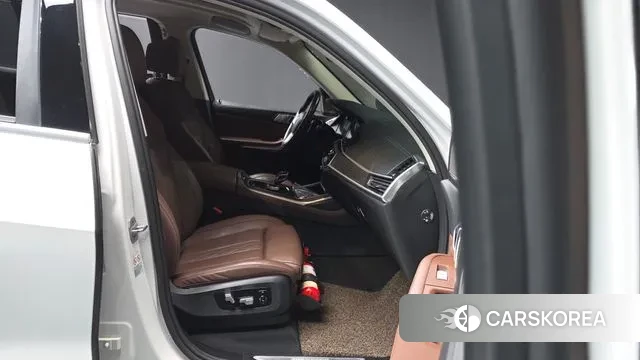 BMW X7 (G07) 2021 Белый из Кореи, фото 2