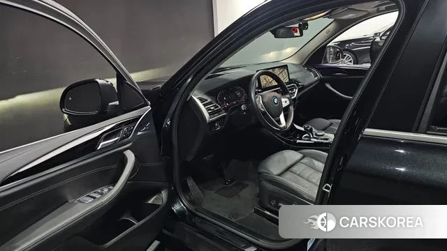 BMW X3 (G01) 2022 Черный из Кореи, фото 2