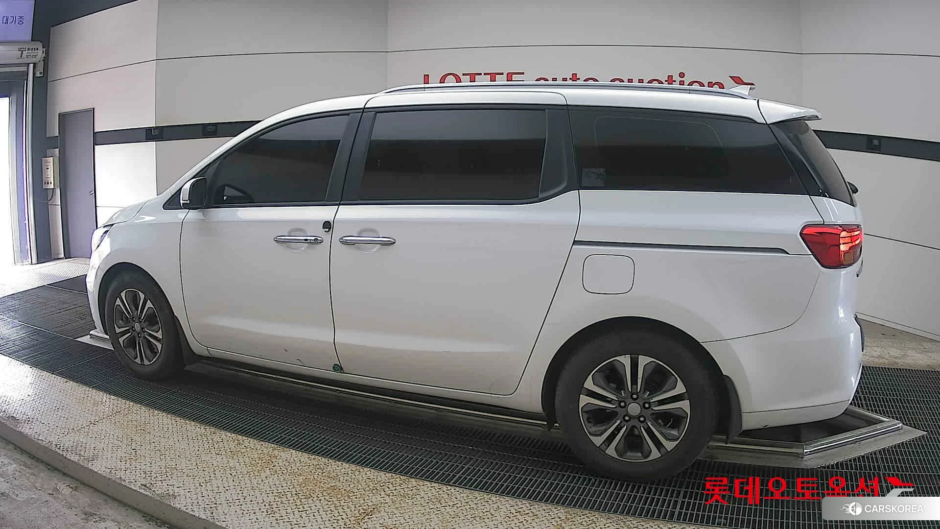 Kia Carnival 2019 Белый из Кореи, фото 2