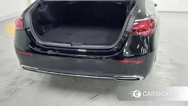 Mercedes-Benz E-Class W214 2025 Черный из Кореи, фото 2