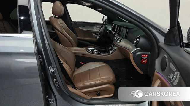 Mercedes-Benz E-Class W213 2018 Серый из Кореи, фото 2