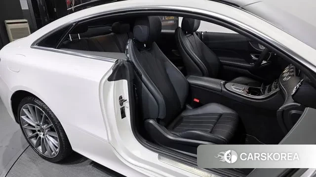 Mercedes-Benz E-Class W213 2022 Белый из Кореи, фото 2