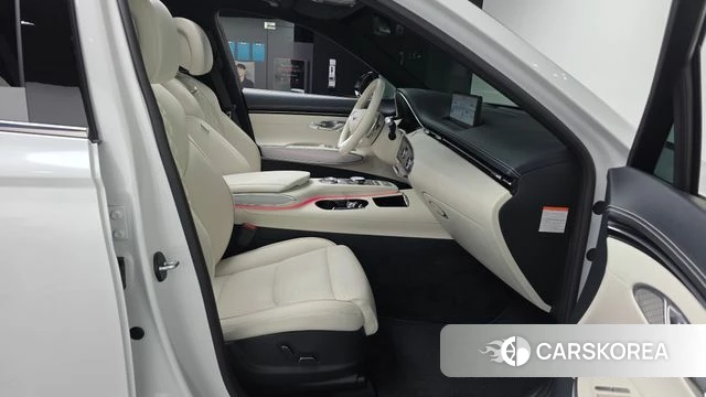 Genesis Electrified GV70 2022 Белый из Кореи, фото 2